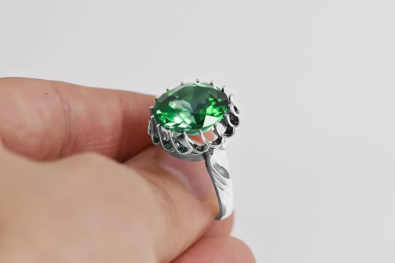 Vintage style Ring Emerald Sterling silver 925 vrc035s